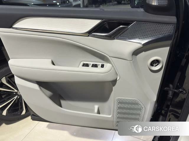 Volvo EM90 2025 Черный из Китая, фото 3