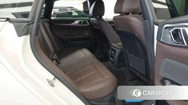 BMW 4 Series (G22) 2021 Белый из Кореи, фото 3