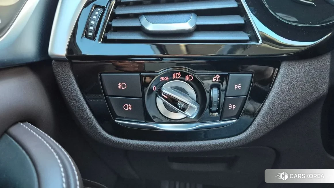 BMW 5 Series (G30) 2018 Серый из Кореи, фото 3