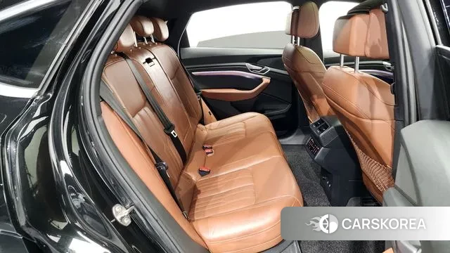 Audi e-Tron 2021 Черный из Кореи, фото 3