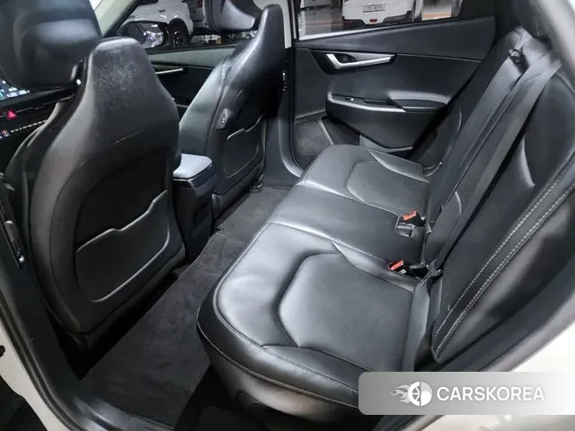 Kia EV6 2022 Жемчужный цвет из Кореи, фото 3