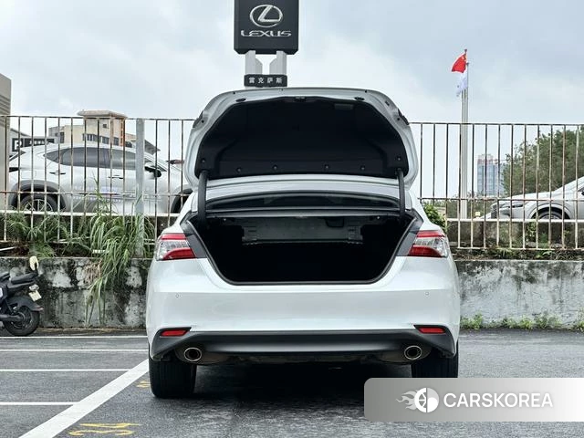 Toyota Camry 2023 Белый из Китая, фото 3