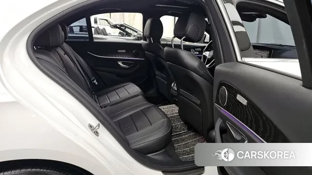 Mercedes-Benz E-Class W213 2023 Белый из Кореи, фото 3