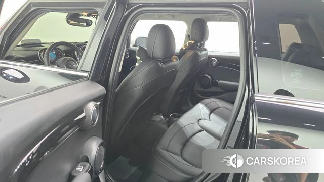 Mini Cooper 2023 Черный из Кореи, фото 3
