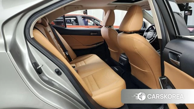 Lexus New IS300 2019 Песочный из Кореи, фото 3