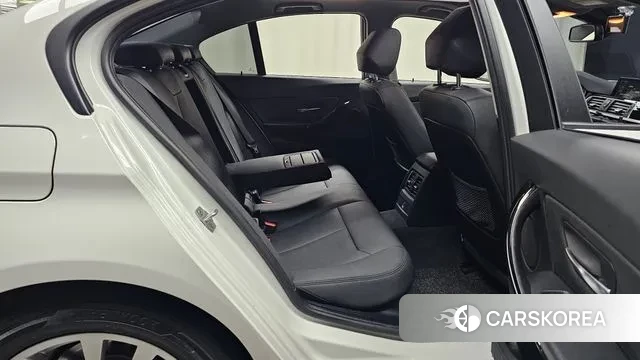 BMW 3 Series (F30) 2018 Белый из Кореи, фото 3