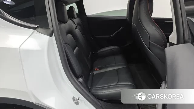 Tesla Model Y 2024 Белый из Кореи, фото 3