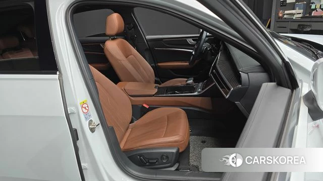 Audi A6 (C8) 2022 Белый из Кореи, фото 3