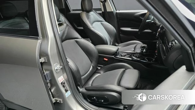 Mini Cooper Clubman 2018 Серебристо-серый из Кореи, фото 3