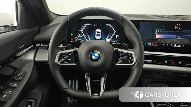 BMW 5 Series (G60) 2024 Белый из Кореи, фото 3