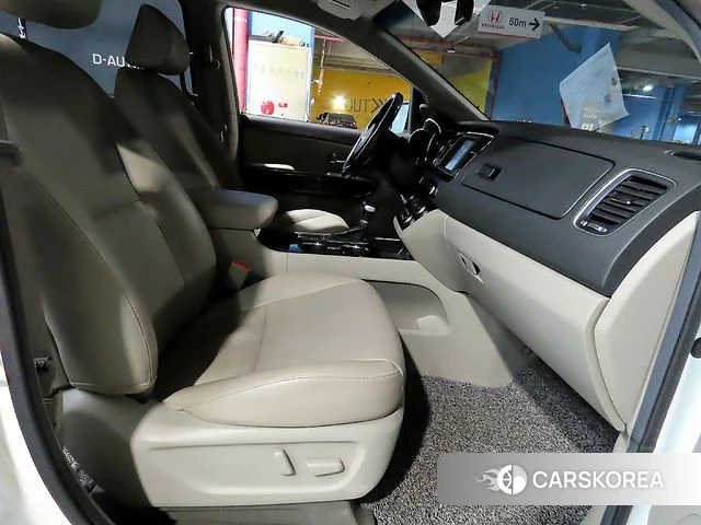 Kia The New Carnival 2019 Белый из Кореи, фото 3