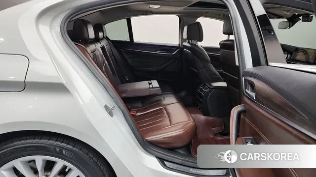 BMW 5 Series (G30) 2018 Белый из Кореи, фото 3