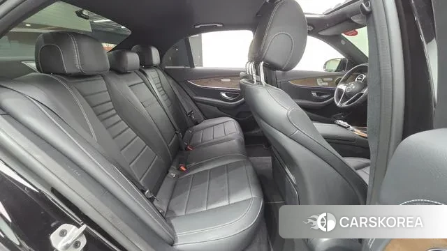 Mercedes-Benz E-Class W213 2023 Черный из Кореи, фото 3