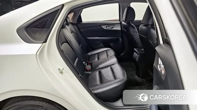 Kia The New K3 2nd generation 2021 Белый из Кореи, фото 3