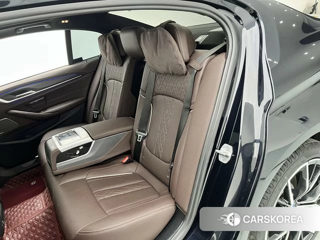 BMW 5 series 2022 Черный из Китая, фото 3
