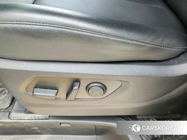 Hyundai Staria 2023 Серебряный из Кореи, фото 3