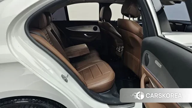 Mercedes-Benz E-Class W213 2018 Белый из Кореи, фото 3