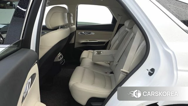 Genesis GV70 2023 Белый из Кореи, фото 3