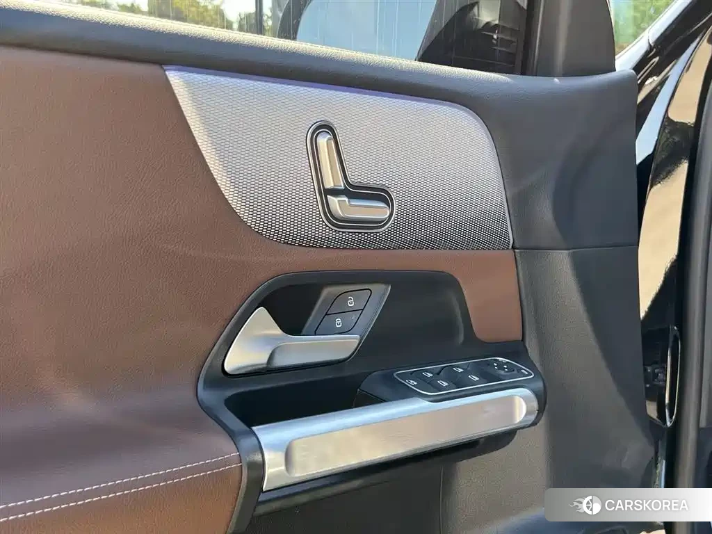 Mercedes-Benz GLB 2023 Черный из Китая, фото 3