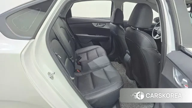 Kia The New K3 2nd generation 2022 Белый из Кореи, фото 3