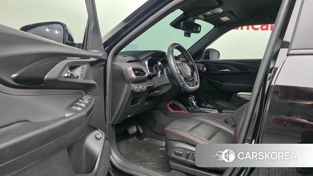 Chevrolet (GM Daewoo) Trailblazer 2023 Черный из Кореи, фото 3