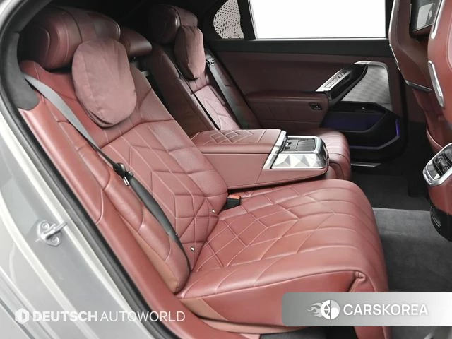 BMW 7 Series (G70) 2023 Песочный из Кореи, фото 3