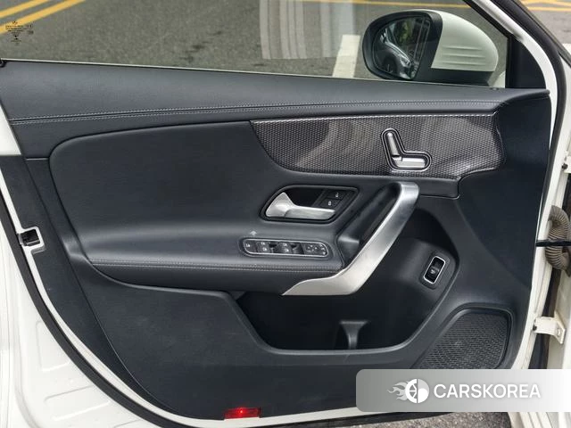 Mercedes-Benz Class A 2021 Белый из Китая, фото 3