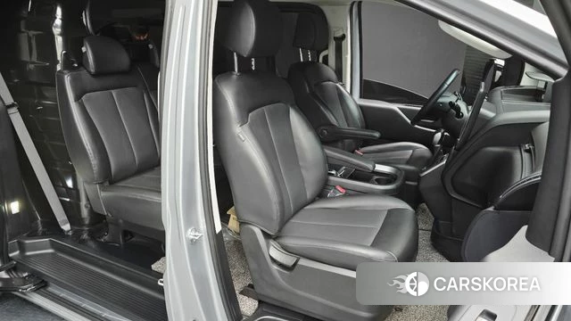 Hyundai Staria 2022 Серебряный из Кореи, фото 3