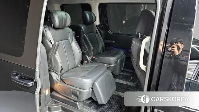 Hyundai Staria 2023 Черный из Кореи, фото 3