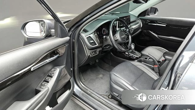 Kia Seltos 2022 Белый из Кореи, фото 3