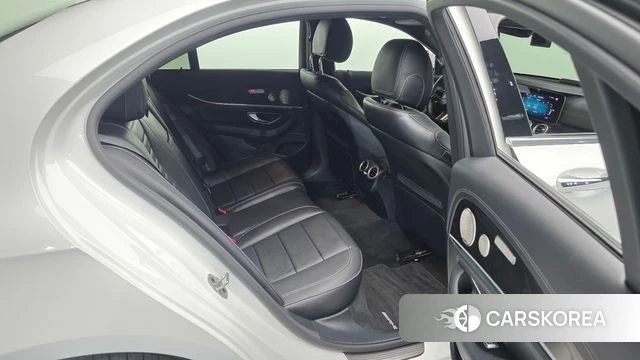 Mercedes-Benz E-Class W213 2022 Белый из Кореи, фото 3