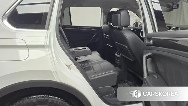 Volkswagen Tiguan second Generation 2018 Белый из Кореи, фото 3