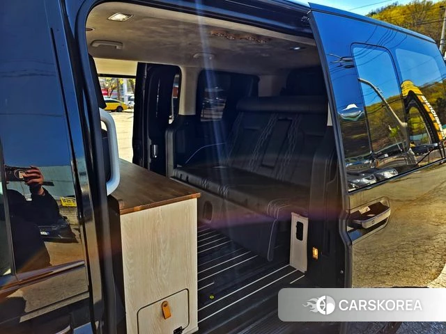 Hyundai Staria 2022 Черный из Кореи, фото 3