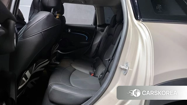 Mini Cooper 2024 Жемчужный цвет из Кореи, фото 3