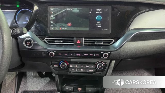 Kia Niro Plus 2024 Серебряный из Кореи, фото 3
