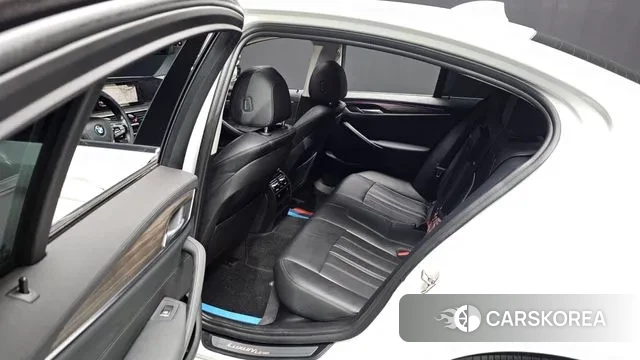 BMW 5 Series (G30) 2019 Белый из Кореи, фото 3