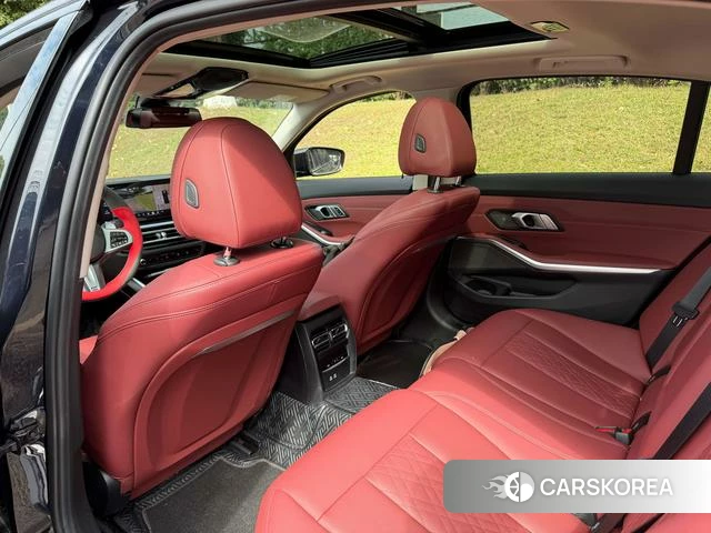 BMW 3 series 2024 Черный из Китая, фото 3