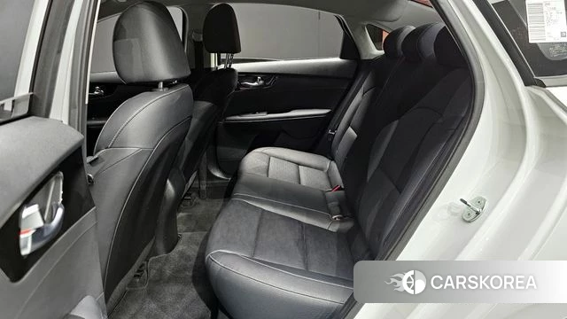 Kia The New K3 2nd generation 2023 Белый из Кореи, фото 3