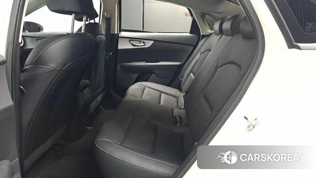 Kia The New K3 2nd generation 2022 Белый из Кореи, фото 3