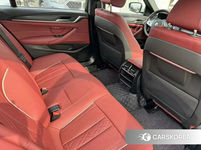 BMW 5 series 2023 Белый из Китая, фото 3