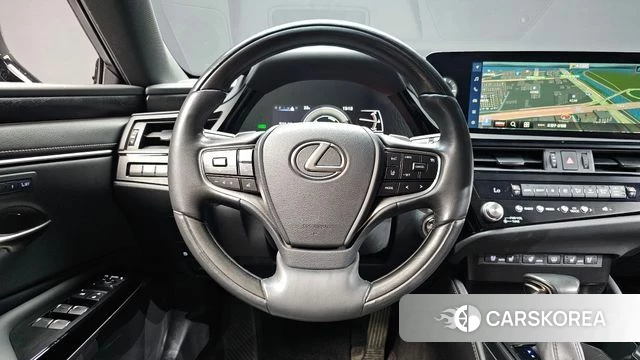 Lexus ES300h 7th generation 2023 Серый из Кореи, фото 3