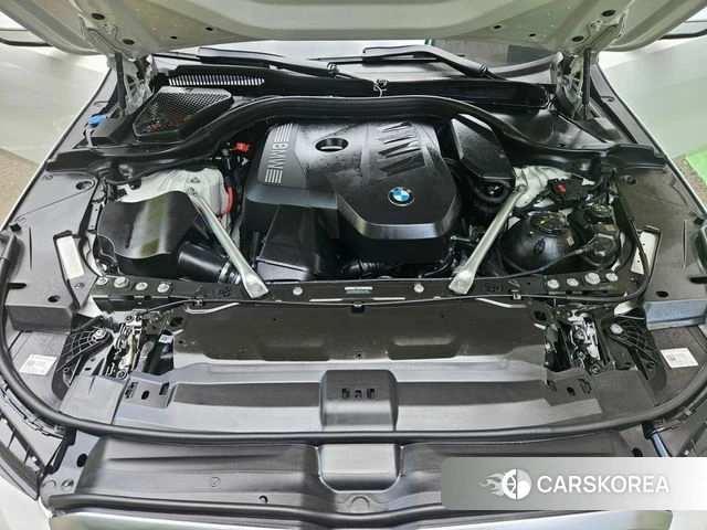 BMW 5 Series (G60) 2025 Белый из Кореи, фото 3