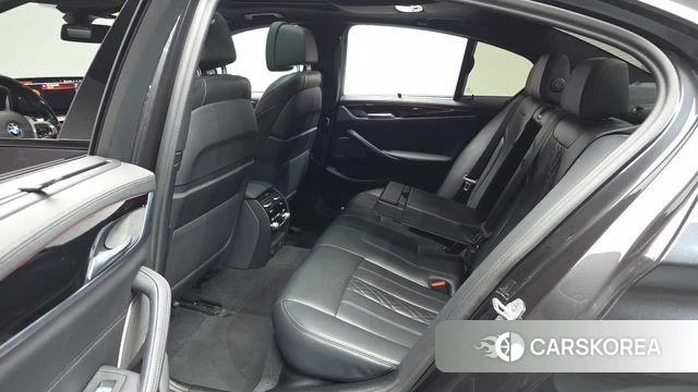 BMW 5 Series (G30) 2023 Серый из Кореи, фото 3