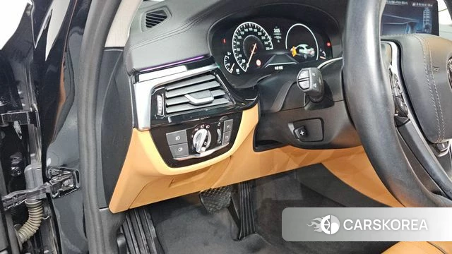 BMW 5 Series (G30) 2019 Черный из Кореи, фото 3