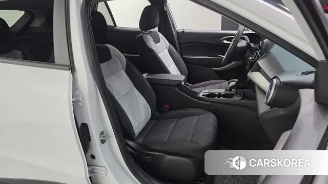 Chevrolet (GM Daewoo) Trax Crossover 2023 Белый из Кореи, фото 3