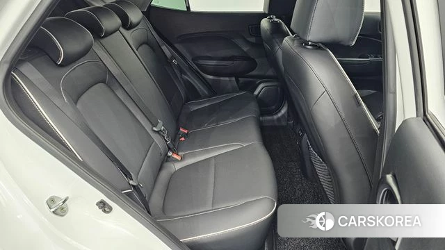 Hyundai Venue 2023 Белый из Кореи, фото 3