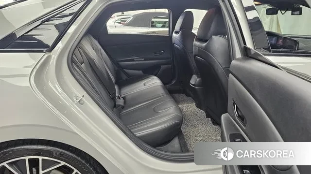 Hyundai Avante (CN7) 2023 Серебряный из Кореи, фото 3