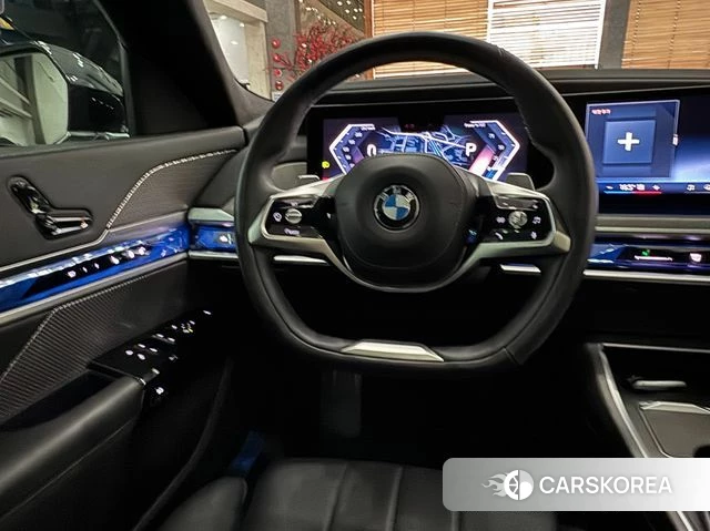 BMW 7 Series (G70) 2023 Черный из Кореи, фото 3