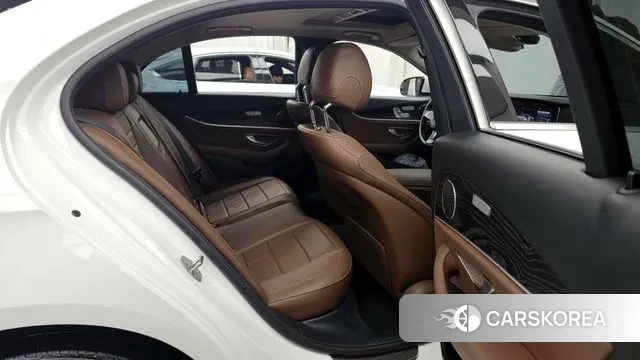 Mercedes-Benz E-Class W213 2018 Белый из Кореи, фото 3