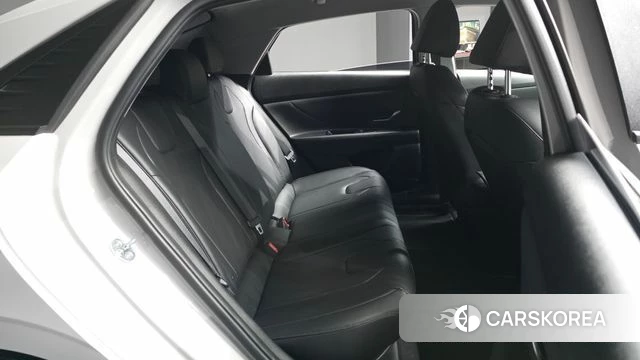 Hyundai Avante (CN7) 2021 Серебристо-серый из Кореи, фото 3